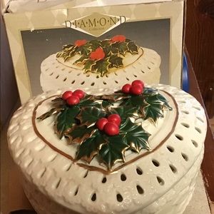 New/Box Ceramic Christmas Keepsake Box